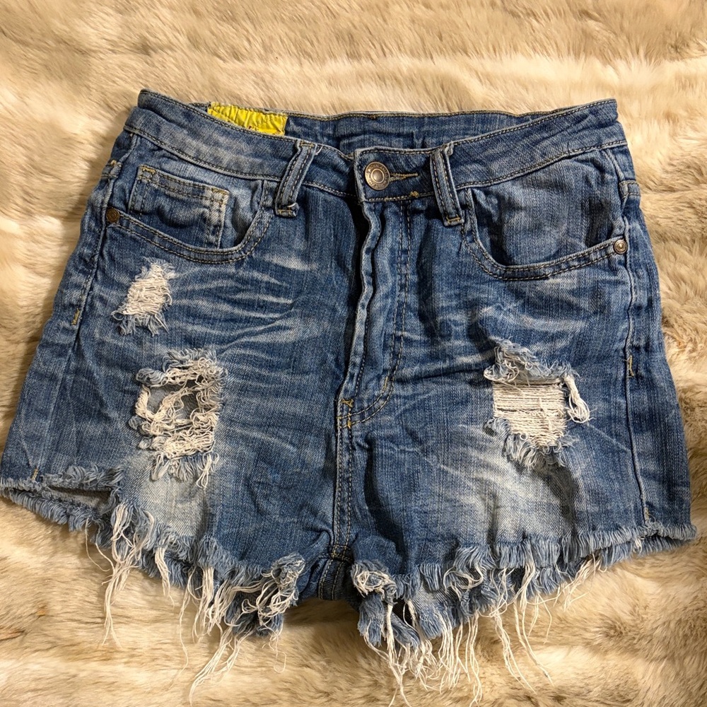 Machine Distressed High Waisted Frayed Hem Denim Shorts